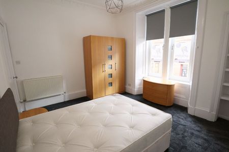 2 Bed, First Floor Flat - Photo 3