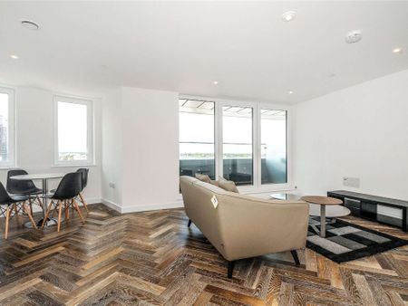 Savills are pleased to present a one bedroom apartment on the 10th floor in the Eagle Point. - Photo 2