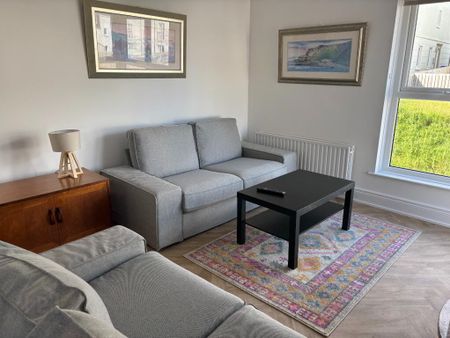 19 West Strand Avenue (STUDENT LET), Portrush, BT56 8FR - Photo 2