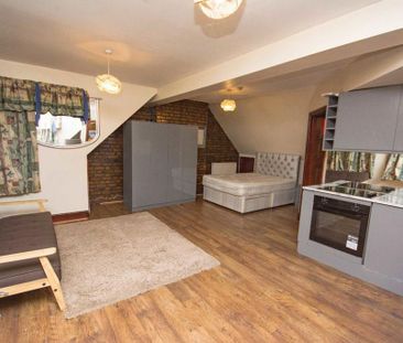 Flat to rent - Photo 2