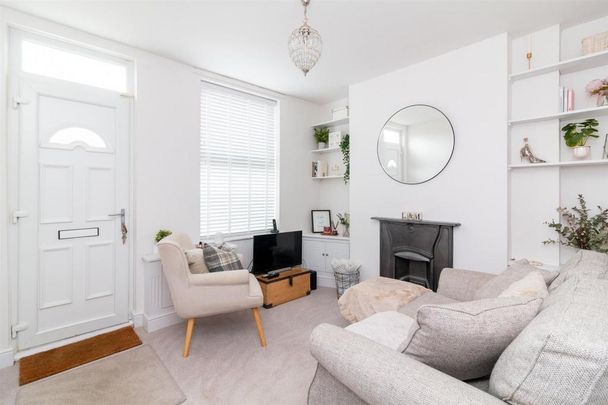 2 bedroom terraced house to rent - Photo 1