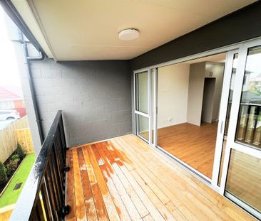 MODERN NEW, CORNER, SPACIOUS & CENTRAL - Photo 5