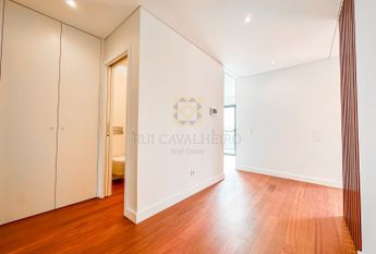 Apartamento T4 em Porto