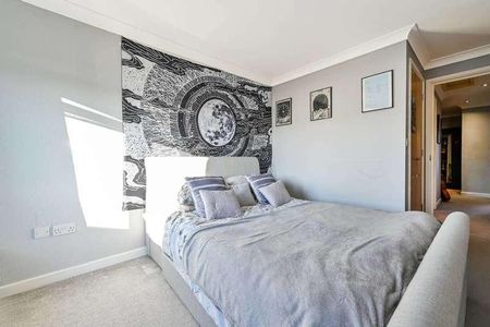 Woodbridge Hill, Guildford, GU2 - Photo 5