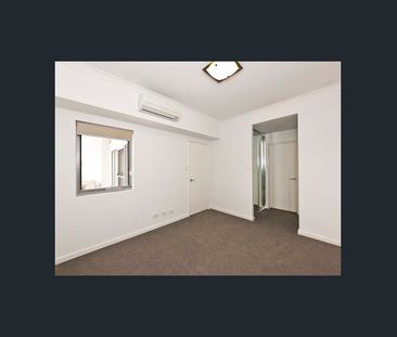 ENJOY STUNNING CITY VIEWS - Photo 2