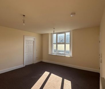 4 bedroom flat to let - Photo 3