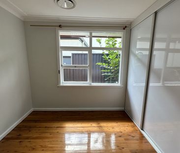 Spacious Family Home – Ideal for Short-Term Lease (6 Months) - Photo 4