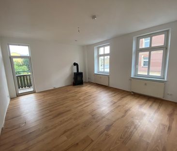 3-Raum-Wohnung mit EBK, Balkon und Kamin - Photo 1