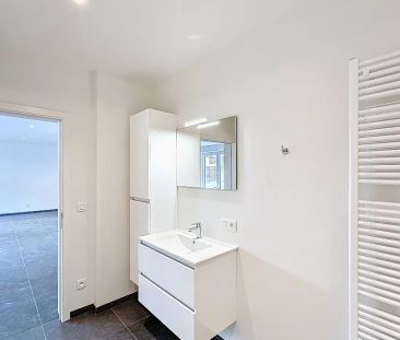 Volledig gerenoveerd gelijkvloers appartement in nostalgische liggi... - Photo 5