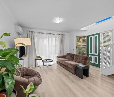 Private Coastal Townhouse – Modern Style, Prime Location - Photo 2