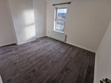 3 Bed Terraced House, Warwick Road, B11 - Photo 3