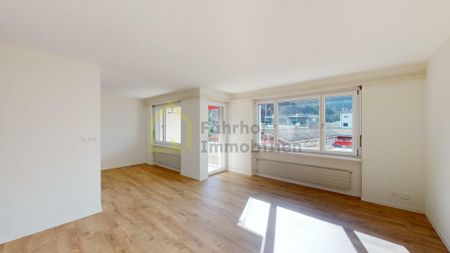Bright and well-maintained 4.5-room apartment in a central location - Photo 2