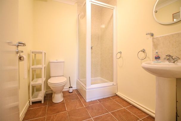 2 Bedroom Flat - Photo 1