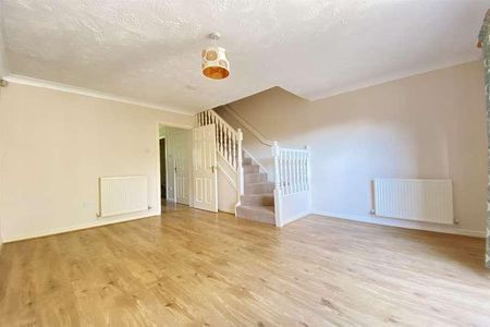 Rosebanks, Nr Town Centre, RG21 - Photo 2