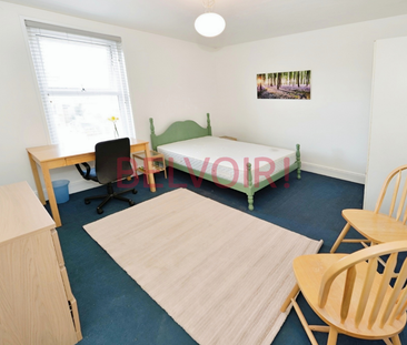 4 bedroom terraced house to rent - Photo 6