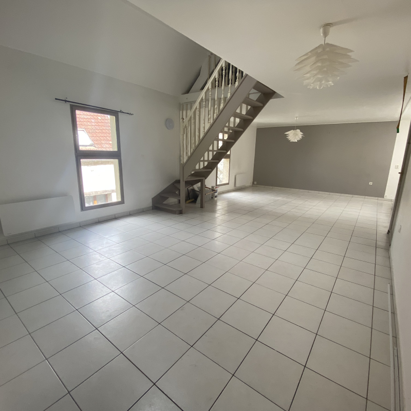 Location Appartement 3 pièces 84m² - Photo 1