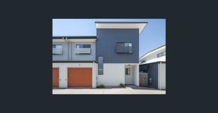 Modern 4-Bedroom Townhouse – Stylish, Spacious & Perfectly Located - Photo 3