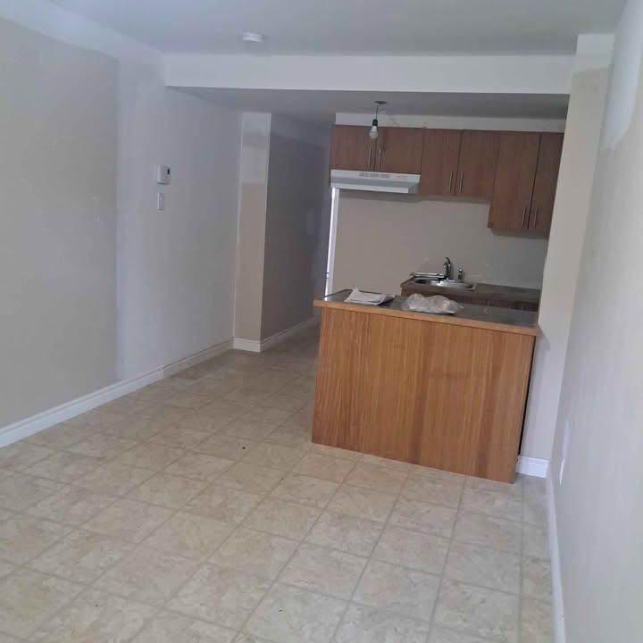 Montréal – 1 Bed Apartment in Lasalle for rent – Avenue Dupras - Photo 1