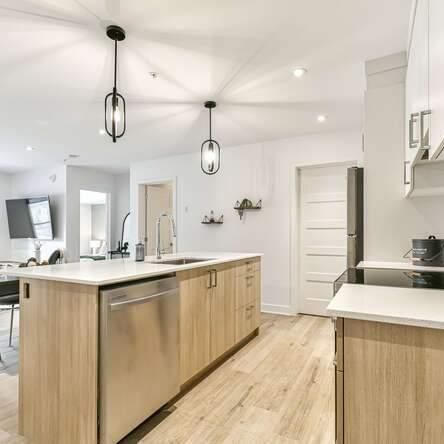 WOW! APPARTEMENT 4½ DISPONIBLE EN JUILLET - RABAIS - Photo 1