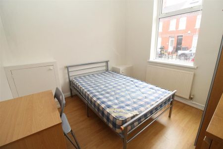 3 bedroom private hall to rent - Photo 5