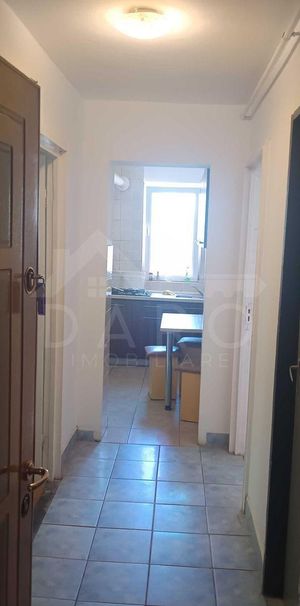 Închiriază Apartament 3 camere 1848 - Fotografie 1