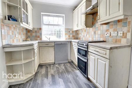 4 bedroom townhouse to rent - Photo 3