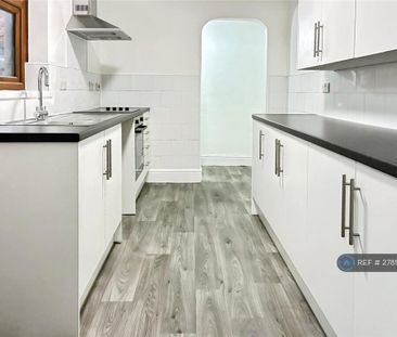 3 bedroom terraced house to rent - Photo 6