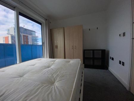 2 bedroom flat to rent - Photo 4
