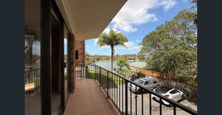 LIVING BY THE WATER – 2.3km to Kirra Beach - Photo 4