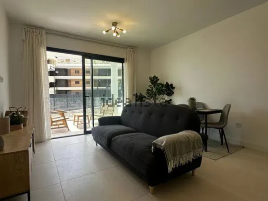 Alquiler de piso en Avenida Fuengirola - Photo 1