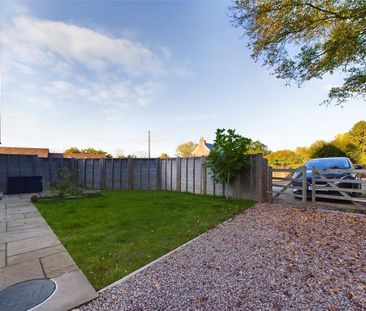 3 bedroom end of terrace house to rent - Photo 4