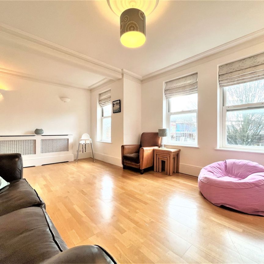 2 double bed, 2 bath, with PARKING, Somerset Road, West Ealing, W13 9PJ - Photo 1