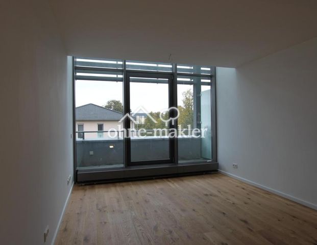 Ruhe und Licht, 7 m Deckenhöhe, frisch saniert - Dachgeschoss-Maisonette in Schöneiche - Photo 1