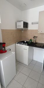 Location Appartement 1 pièce 17m² COUTANCES 50200 - Photo 4