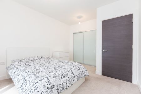 New Village Avenue, London, E14 0GJ - Photo 4
