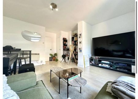 2 bedroom flat to rent - Photo 2