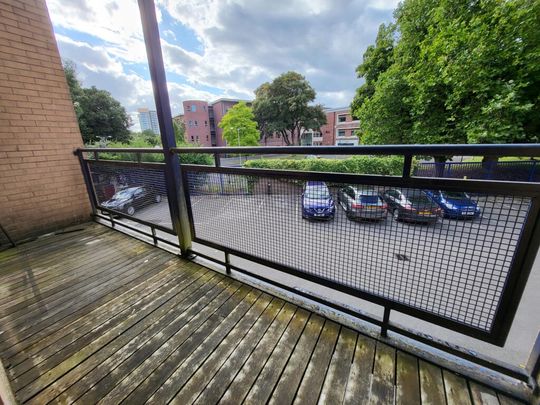 3 Bed Terraced House, Chichester Road South, M15 - Photo 1