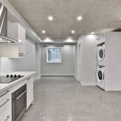 MUST SEE SPACIOUS STUDIO LOFT PARKING AVAILABLE - Photo 1