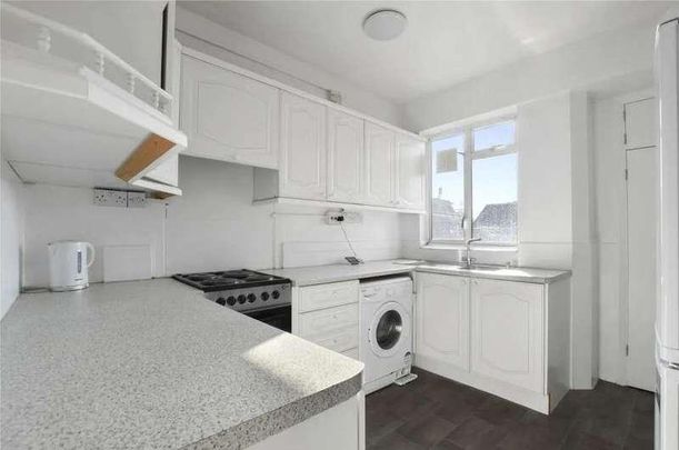 Flat, Warren Court, Euston Road, London, NW1 - Photo 1