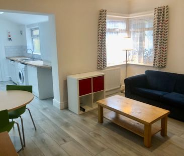 6 Bed Terraced House, Osmaston Street, NG7 - Photo 3