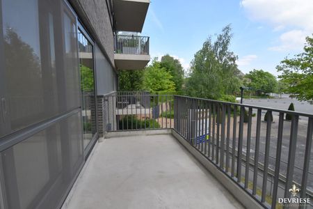 Instapklaar appartement met zicht op de markt, 2 slaapkamers in hartje Gullegem - Photo 2