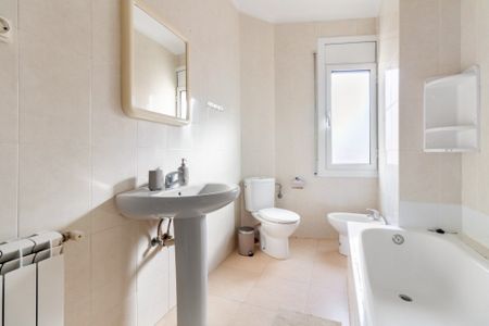 Lovely bright room in Valencia street - Photo 5