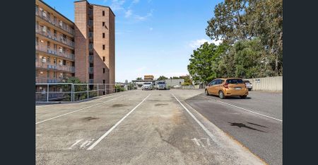 CENTRAL LIFESTYLE CONVENIENCE IN THE HEART OF VICTORIA PARK - Photo 5