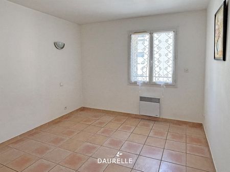 Location Appartement 3 pièces 56m² CHATEAURENARD 13160 - Photo 5