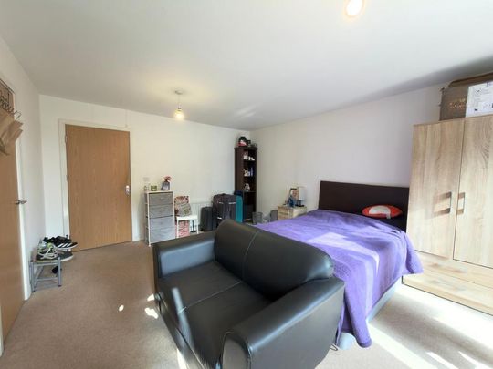 1 bedroom in a house share to rent - Photo 1