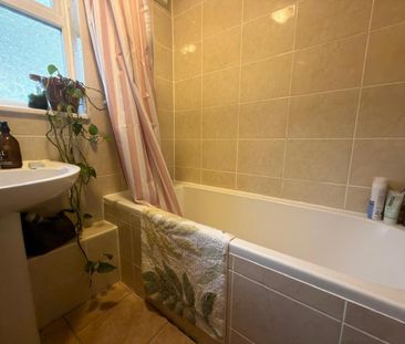 Elmhurst Estate, Bath, Batheaston - Photo 5