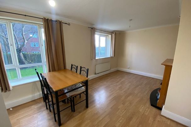 Lingfield Walk - Photo 1