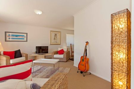 581 Lyne Street, Lavington - Photo 2