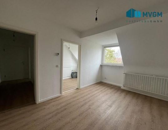 Gemütliche Dachgeschosswohnung mit 2 Zimmern und Dusche! - Foto 1