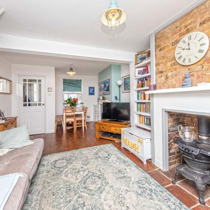 2 bedroom terraced house to rent - Photo 1